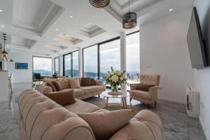 Pool Villa Luxoria Trebesin