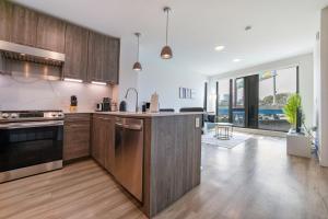 Premium 1-bedroom apartment with Gym &Work Desk