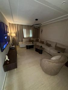 Stylish & Cozy Duplex - Near everything!