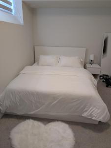 Modern Private Suite - Quiet & Central Winnipeg