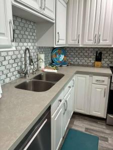 Ocean Front Condo - Cruise Parking -2 Pools -Tennis - SS1202