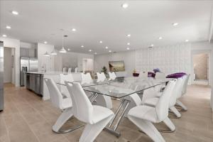 15 Bedrooms15.5 BathroomsVeranda Palms 2521SD