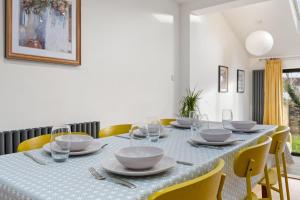 87BG - Bright & Airy 2 Bed Flat - Links to Central