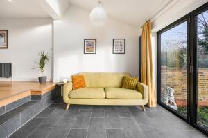 87BG - Bright & Airy 2 Bed Flat - Links to Central