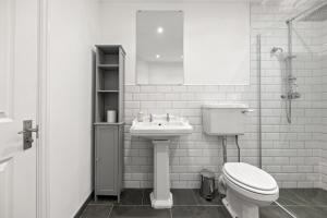 87BG - Bright & Airy 2 Bed Flat - Links to Central