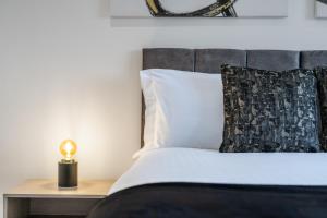 Contractor 4-Bed | FREE Parking | Wi-Fi | Hemel