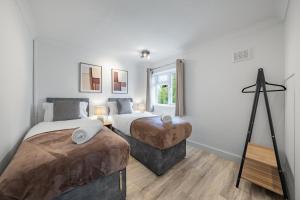 Contractor 4-Bed | FREE Parking | Wi-Fi | Hemel