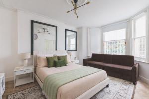 Sleeps 5 Kensington Garden Flat, 4 Mins To Station!