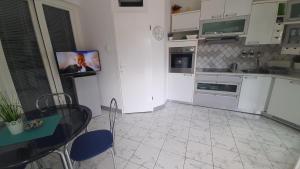 Apartments with parking space Gajac, Pag - 25352
