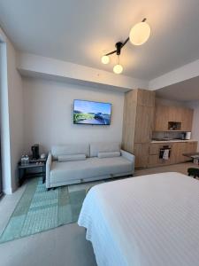 The Crosby at Miami Worldcenter Luxury Studios