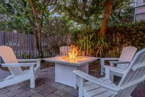 6 BR near Beach - Private Pool - Fenced In w Pets