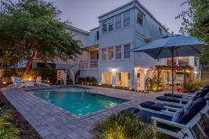6 BR near Beach - Private Pool - Fenced In w Pets