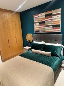 Luxe 2 bed in London City