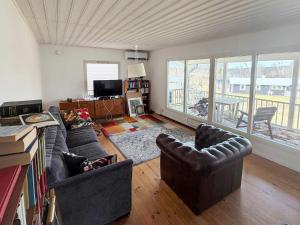 4 person holiday home in HOLSLJUNGA