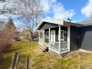 4 person holiday home in HOLSLJUNGA