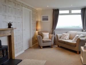Mid Bishopton Cottage - Uk10910