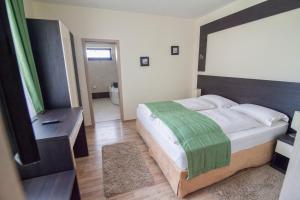 Armonia by Aristocratis