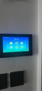 Lovely Skyrise Apartment