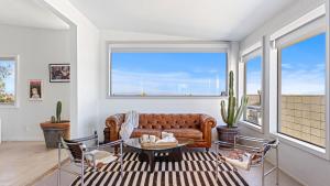 Sky Ranch Noir Luxe Desert Compound with Pool Sauna Stargazing