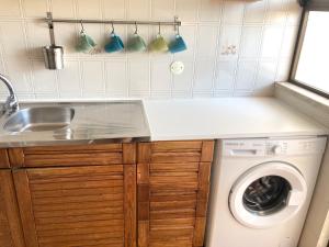 Spacious and sunny beach apartament