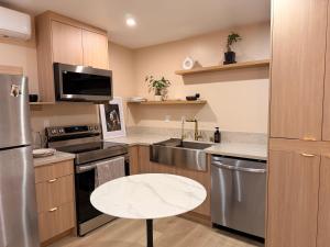 Hollywood Guest House Full Appliances 1bed 1bath outdoor space