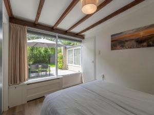 Bungalow in Sint Maartenszee with Garden Views