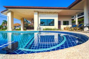 Stylish 3BR Pool Villa, Prime Location (H146)