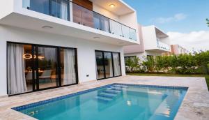 Luxury 3 dormitorios Villa No8 in Vista Cana Gym & Private Pool