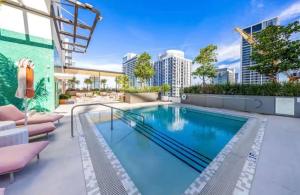 The Crosby at Miami Worldcenter Luxury Studios