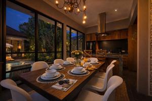Villa Olive by DVH Luxe Retreats 3 Bedroom Tropical Pavilion Villa with Private Pool Canggu Bali