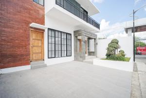 Ar Rizq House