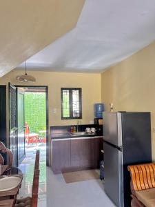 Tahanan by Isla x Modern 2BR House with Parking near Airport