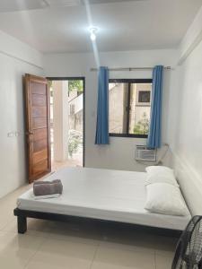 The Palines Apartment Hotel - Muntinlupa Near Evia