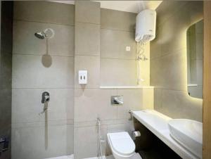 OPUS By Hotel Shiv - Green Park