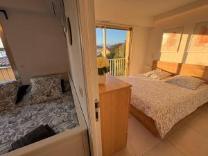 Lumineux - calme - proche plage et aéroport - climatisé - parking privé gratuit