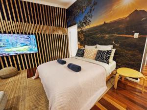 Boutique Studio with Fireplace, near Noosa & Eumundi Market
