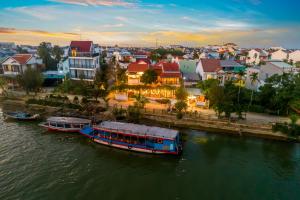 True Hoi An - Peaceful Riverside 3BR Villa - Plunge Pool - 5min Old Town