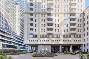 Lumina apart with parking in Warsaw center