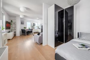 Lumina apart with parking in Warsaw center