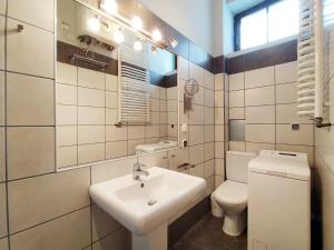 B Silver Star Main Square Apartment