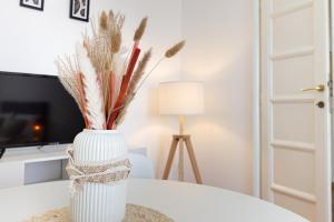 Bright Flat 2BDR Trastevere Area