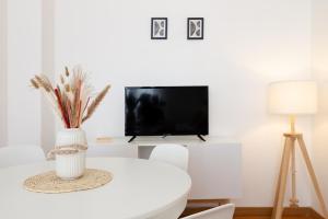 Bright Flat 2BDR Trastevere Area