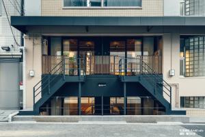 ゼニヤインウエホンマチ 102