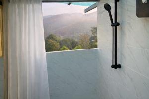 Seasonhillbungalowboklua