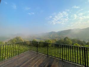 Seasonhillbungalowboklua