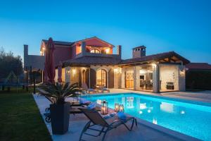 Sun-kissed Villa in Rebići