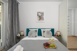 Lumina apartment with garden and parking