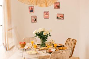 Private riad with swimming pool and breakfast included