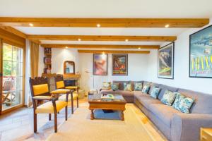 Crans-Montana High-End Alpine Apartment with 3 Bedrooms & Sunny Terrace
