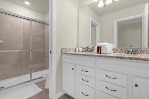 10 Bedroom 8 Bathroom Windsor Island 3233LW